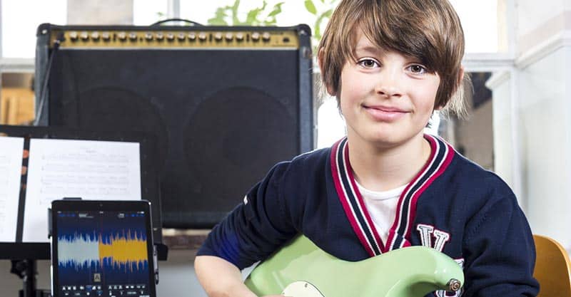 How Much Are Guitar Lessons? In Person And Online Lessons Priced